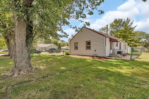 Tiny photo for 1901 Wilcox Street, Crest Hill, IL 60403 (MLS # 12474483)