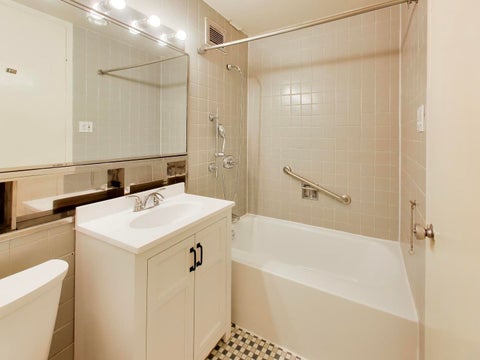 Tiny photo for 601 E 32nd Street #610, Chicago, IL 60616 (MLS # 12741540)