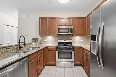 Tiny photo for 1032 SWIFT Road #1B, Glen Ellyn, IL 60137 (MLS # 12721867)