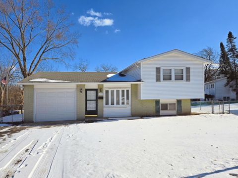 Photo of 1329 Easy Street, Glendale Heights, IL 60139 (MLS # 12549895)