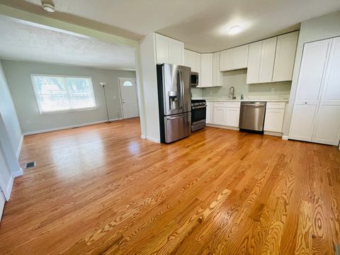 Tiny photo for 808 Sunset Circle, Streamwood, IL 60107 (MLS # 12702173)