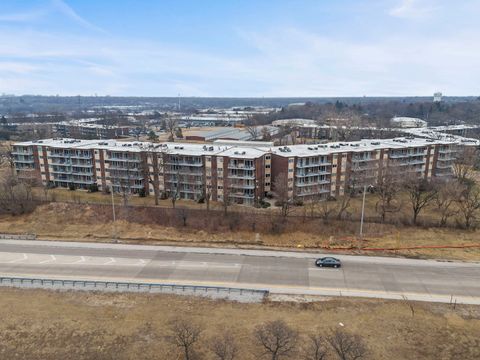 Tiny photo for 2900 Maple Avenue #15B, Downers Grove, IL 60515 (MLS # 12582837)