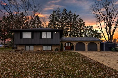 Tiny photo for 4N580 Chatham Court, West Chicago, IL 60185 (MLS # 12522578)