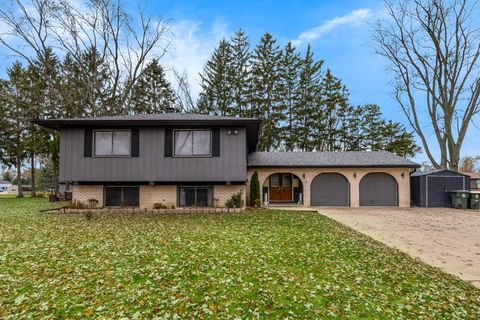 Photo of 4N580 Chatham Court, West Chicago, IL 60185 (MLS # 12522578)