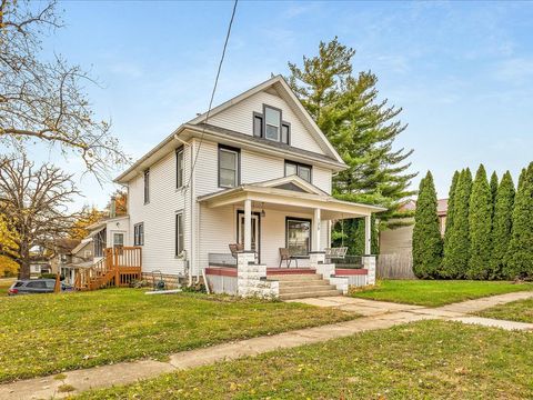 Photo of 125 E 5th Street, Pecatonica, IL 61063 (MLS # 12512351)