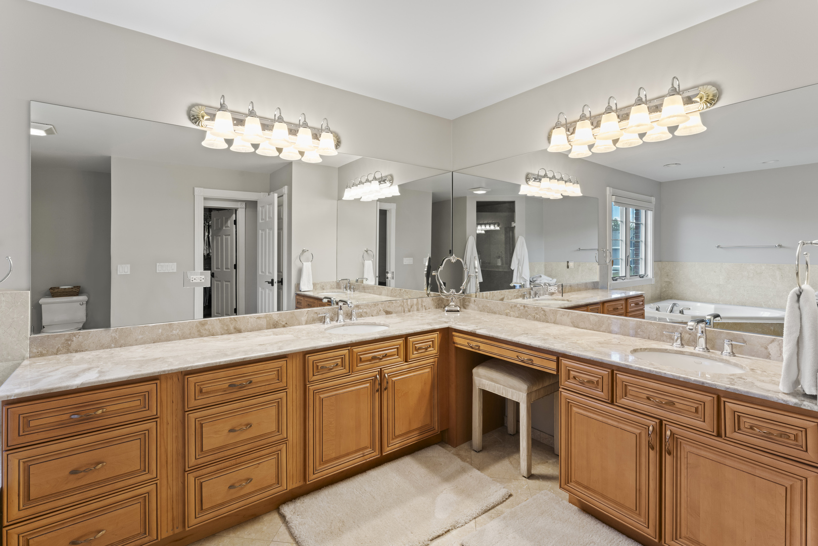 Inverness, Illinois 60010, United States, 5 Bedrooms Bedrooms, ,5 BathroomsBathrooms,Residential,Active,216441