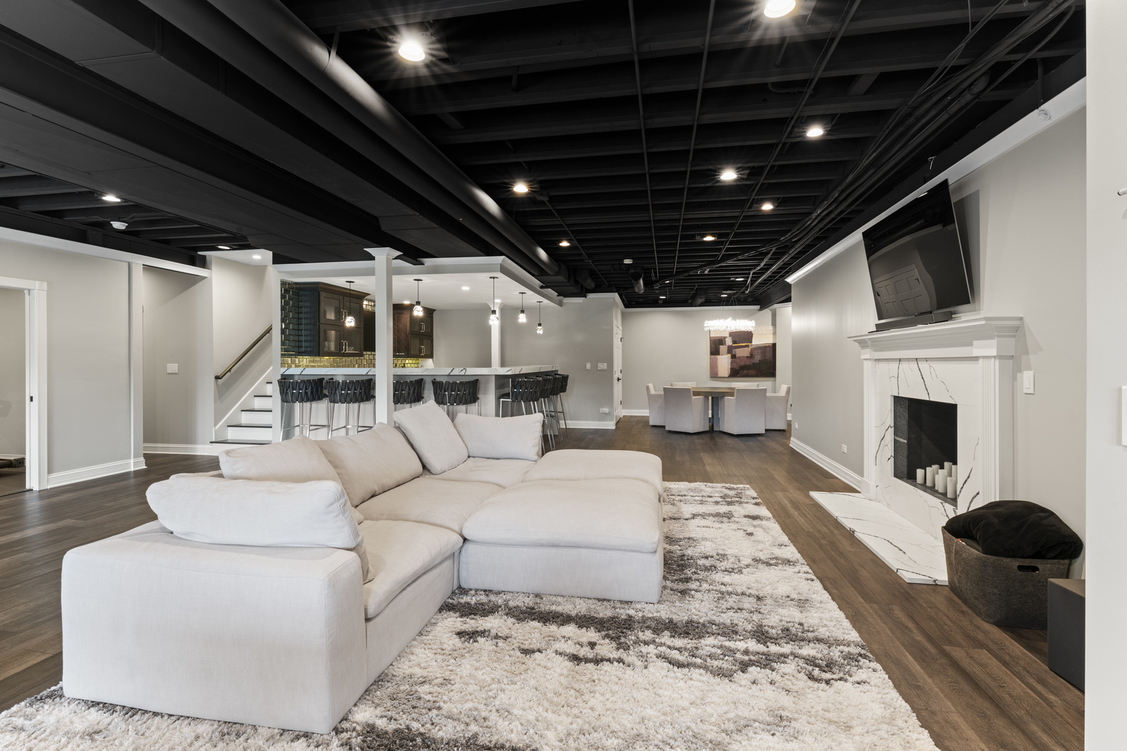 Inverness, Illinois 60010, United States, 5 Bedrooms Bedrooms, ,5 BathroomsBathrooms,Residential,Active,216441