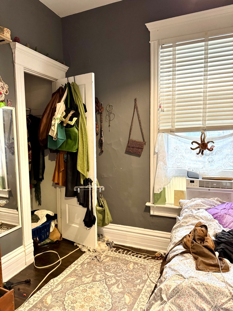 2342 N KIMBALL Avenue