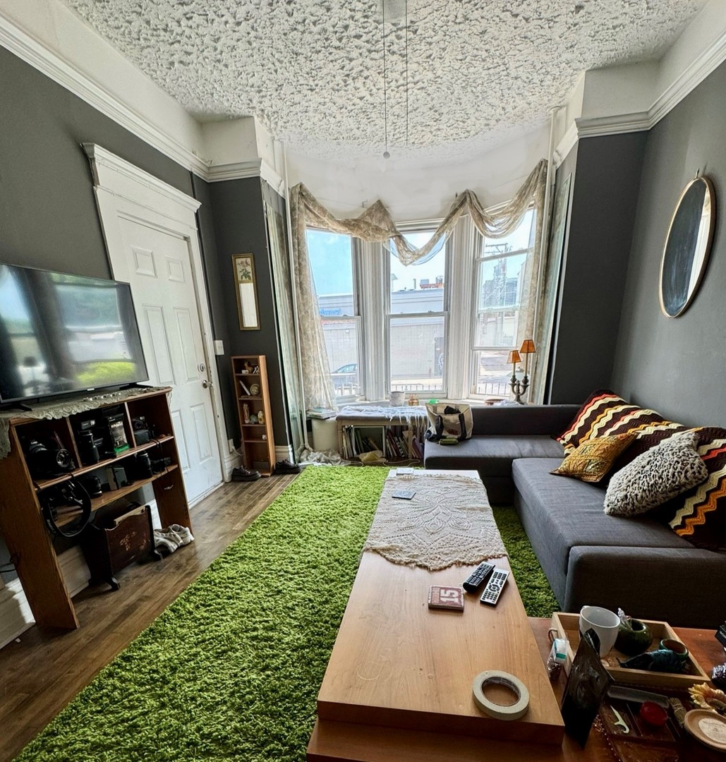 2342 N KIMBALL Avenue