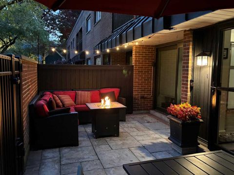 Tiny photo for 325 N Oak Park Avenue #B, Oak Park, IL 60302 (MLS # 12570128)