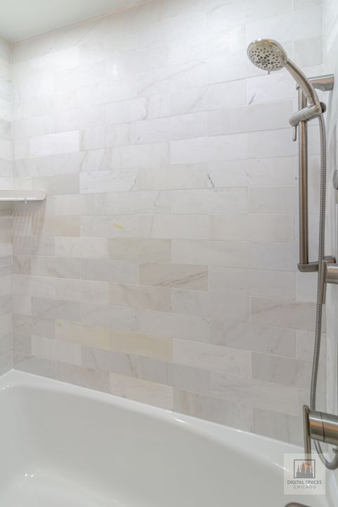 Tiny photo for 325 N Oak Park Avenue #B, Oak Park, IL 60302 (MLS # 12570128)