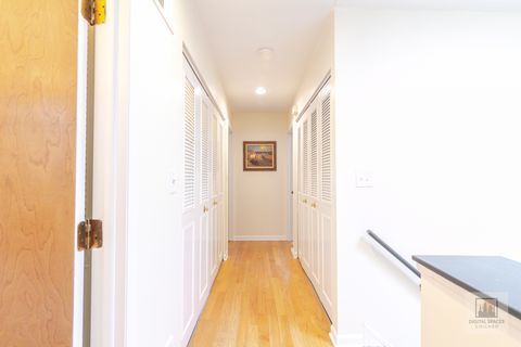 Tiny photo for 325 N Oak Park Avenue #B, Oak Park, IL 60302 (MLS # 12570128)