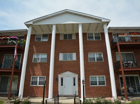 A home in OAK LAWN