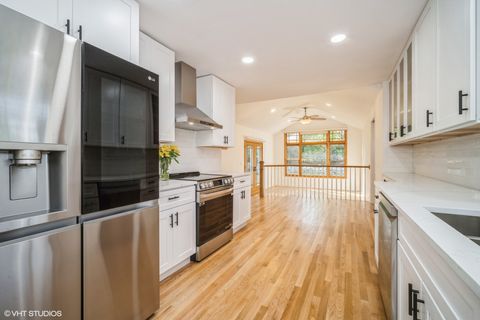 Tiny photo for 119 E Ellis Avenue, Libertyville, IL 60048 (MLS # 12552516)