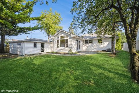 Tiny photo for 119 E Ellis Avenue, Libertyville, IL 60048 (MLS # 12552516)