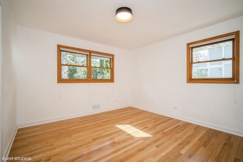 Tiny photo for 119 E Ellis Avenue, Libertyville, IL 60048 (MLS # 12552516)