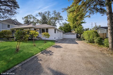 Tiny photo for 119 E Ellis Avenue, Libertyville, IL 60048 (MLS # 12552516)