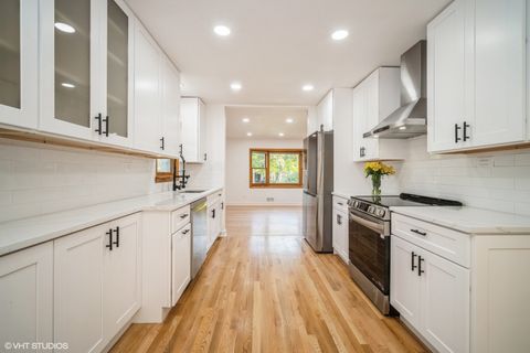 Tiny photo for 119 E Ellis Avenue, Libertyville, IL 60048 (MLS # 12552516)