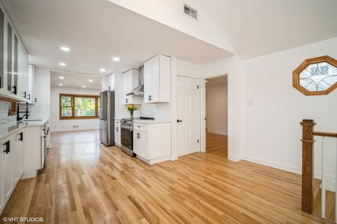 Tiny photo for 119 E Ellis Avenue, Libertyville, IL 60048 (MLS # 12552516)