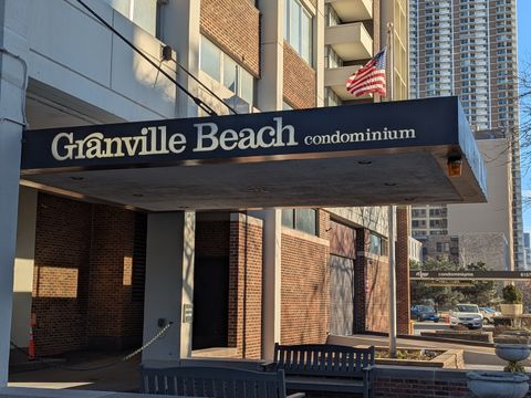 6171 N Sheridan Road 1408 Chicago IL 60660