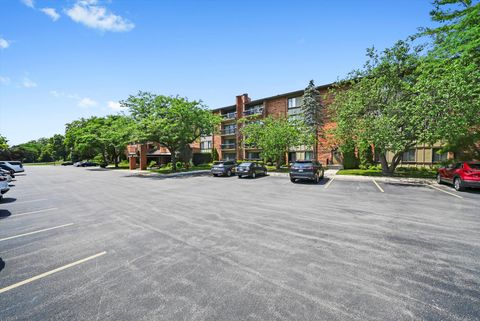 Tiny photo for 77 Lake Hinsdale Drive #207, Willowbrook, IL 60527 (MLS # 12485480)