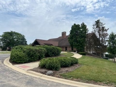 Tiny photo for 77 Lake Hinsdale Drive #207, Willowbrook, IL 60527 (MLS # 12485480)