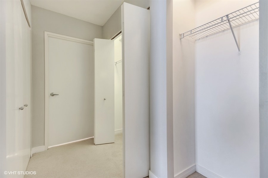 512 N MCCLURG Court 5002