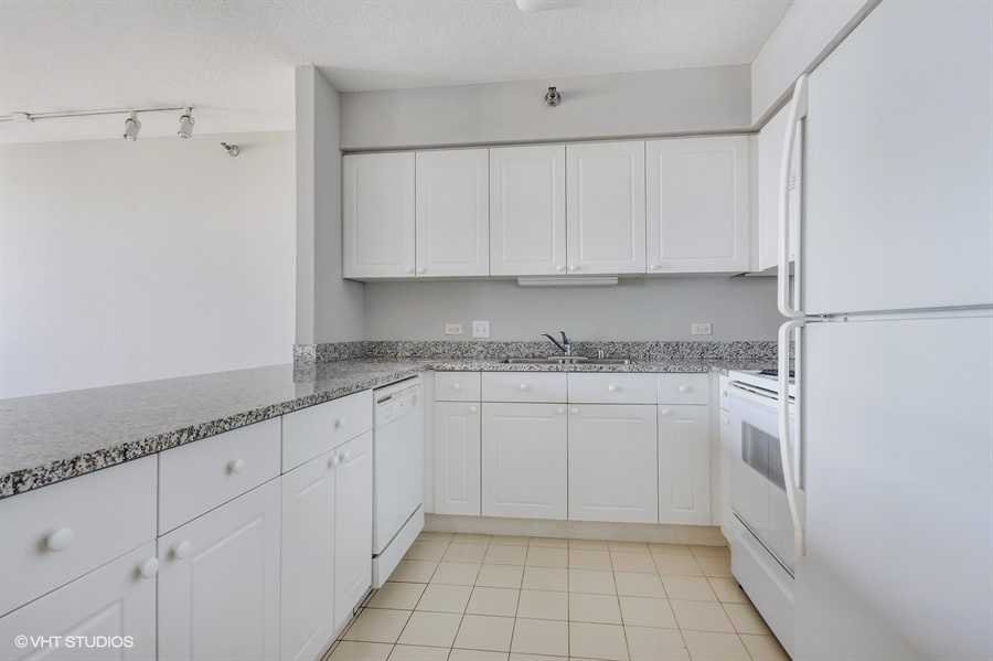 512 N MCCLURG Court 5002