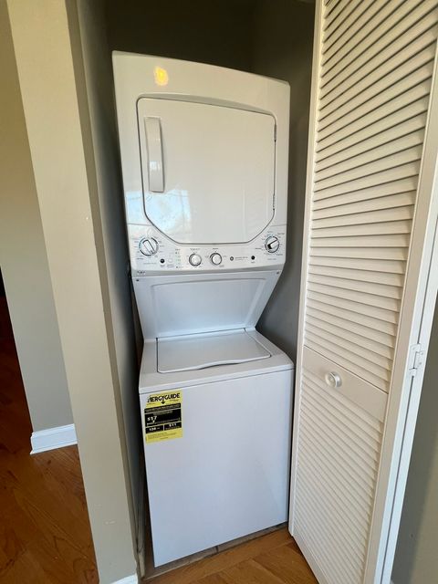 Tiny photo for 911 Maple Avenue #3N, Evanston, IL 60202 (MLS # 12613021)