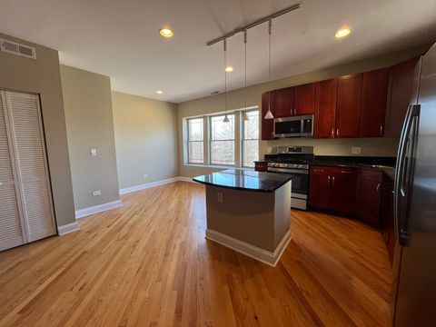 Tiny photo for 911 Maple Avenue #3N, Evanston, IL 60202 (MLS # 12613021)