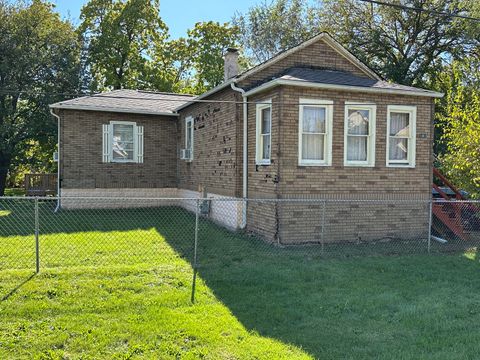 Photo of 1611 Indian Avenue, Aurora, IL 60505 (MLS # 12505043)
