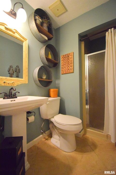 Tiny photo for 417 JAY Drive, Mt Vernon, IL 62864 (MLS # EB460343)