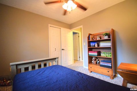 Tiny photo for 417 JAY Drive, Mt Vernon, IL 62864 (MLS # EB460343)