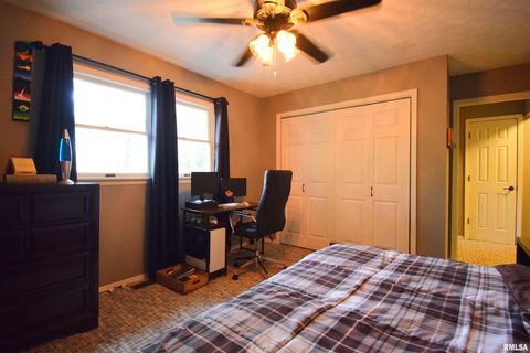 Tiny photo for 417 JAY Drive, Mt Vernon, IL 62864 (MLS # EB460343)