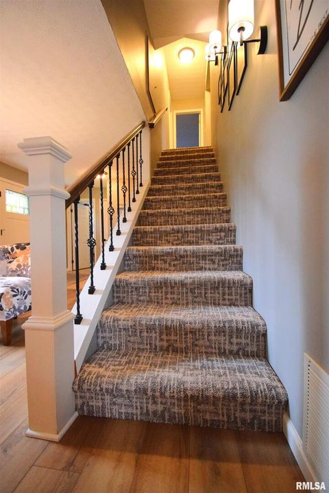 Tiny photo for 417 JAY Drive, Mt Vernon, IL 62864 (MLS # EB460343)