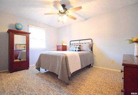 Tiny photo for 417 JAY Drive, Mt Vernon, IL 62864 (MLS # EB460343)