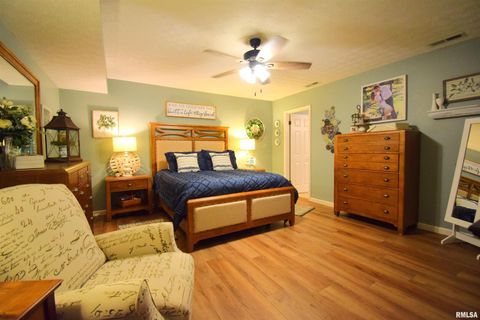 Tiny photo for 417 JAY Drive, Mt Vernon, IL 62864 (MLS # EB460343)