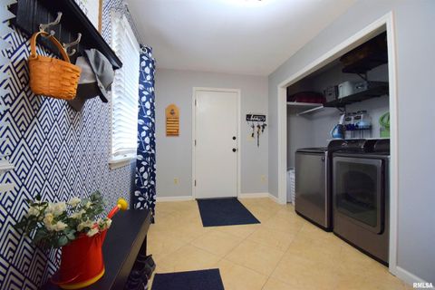 Tiny photo for 417 JAY Drive, Mt Vernon, IL 62864 (MLS # EB460343)