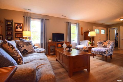 Tiny photo for 417 JAY Drive, Mt Vernon, IL 62864 (MLS # EB460343)