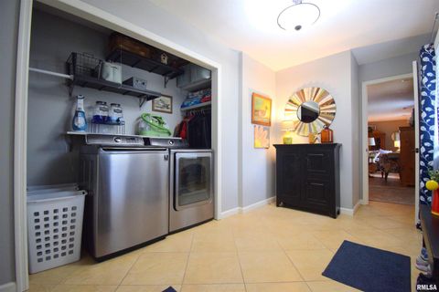 Tiny photo for 417 JAY Drive, Mt Vernon, IL 62864 (MLS # EB460343)