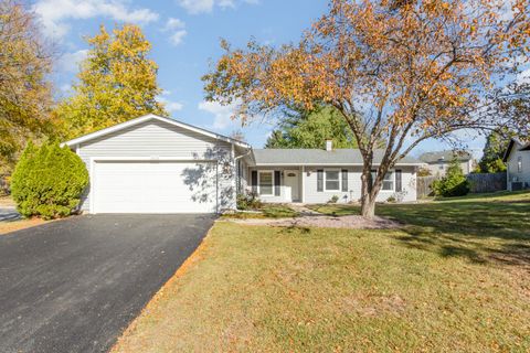 Photo of 2476 Village Court, Aurora, IL 60504 (MLS # 12508086)