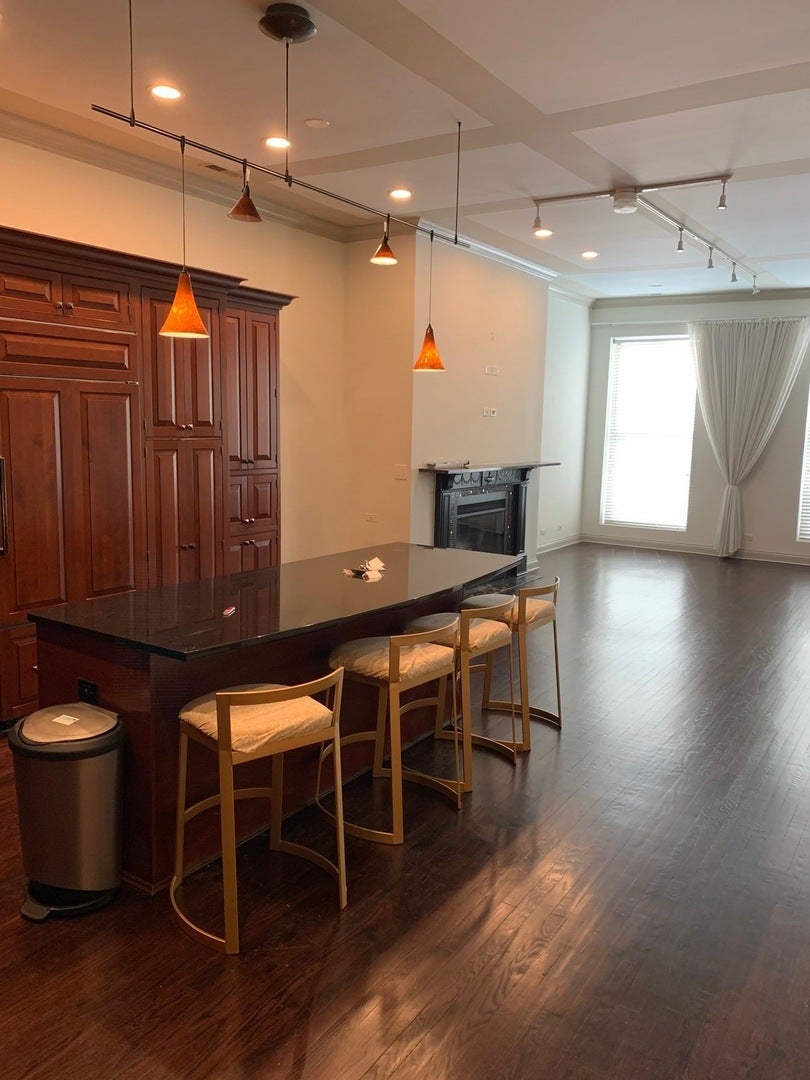 9 E Huron Street 1