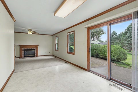 Tiny photo for 214 S Katie Lane, McHenry, IL 60050 (MLS # 12752473)