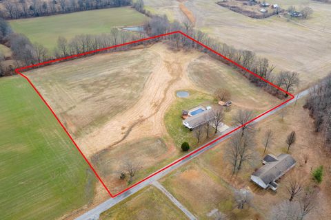 Tiny photo for 14798 Cherry Street, Sesser, IL 62884 (MLS # 12572909)