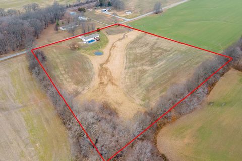 Tiny photo for 14798 Cherry Street, Sesser, IL 62884 (MLS # 12572909)