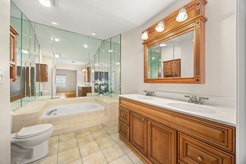 Tiny photo for 1662 COMMODORE Court #4, Schaumburg, IL 60193 (MLS # 12521074)