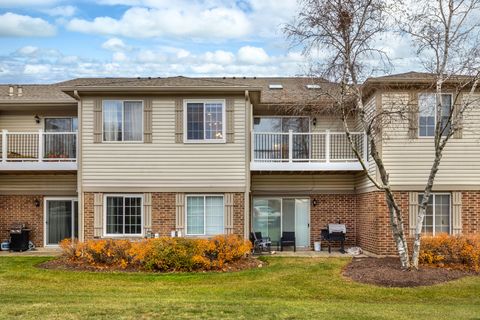 Tiny photo for 1662 COMMODORE Court #4, Schaumburg, IL 60193 (MLS # 12521074)
