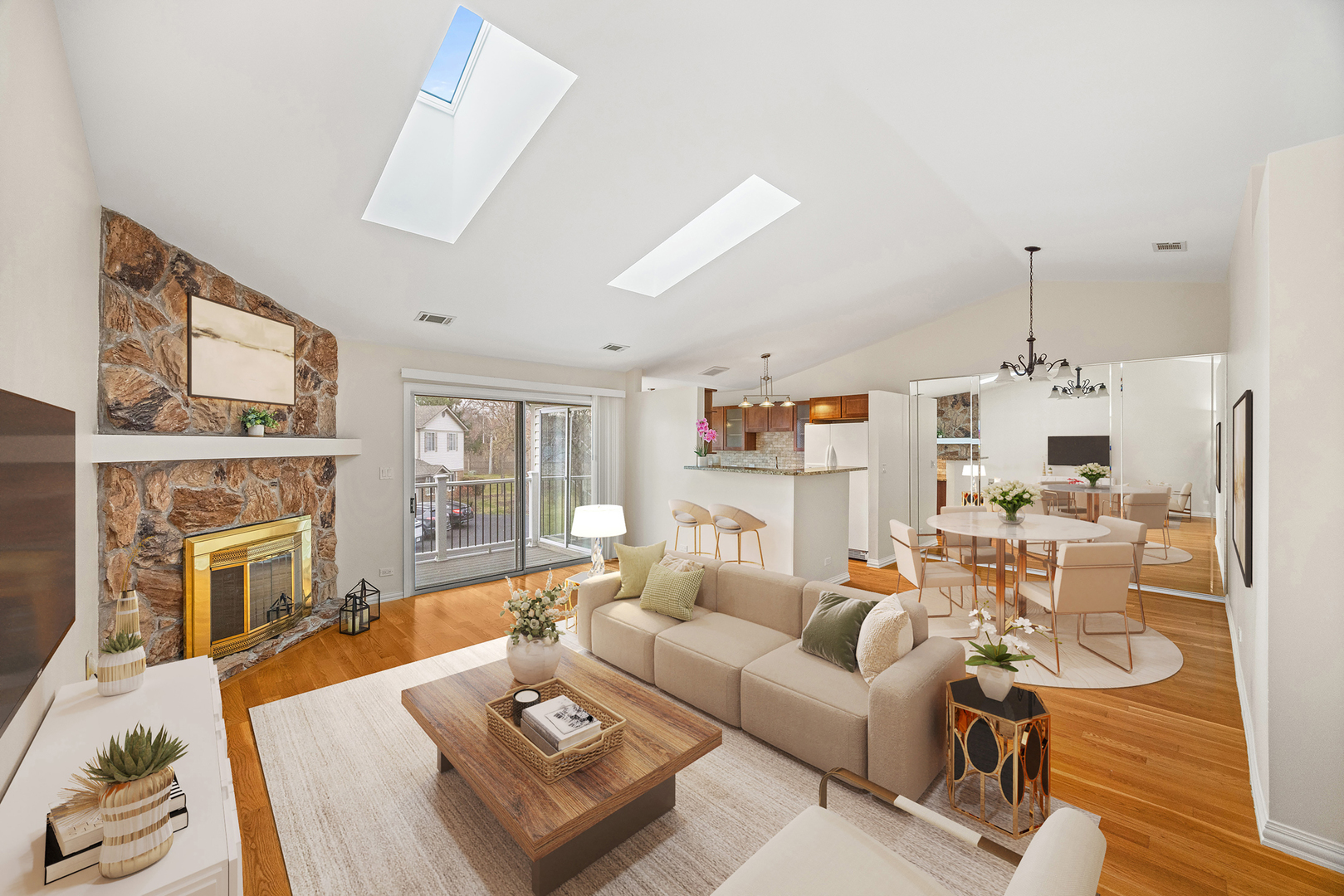 1662 COMMODORE Court 4