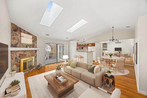 Tiny photo for 1662 COMMODORE Court #4, Schaumburg, IL 60193 (MLS # 12521074)