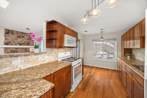 Tiny photo for 1662 COMMODORE Court #4, Schaumburg, IL 60193 (MLS # 12521074)